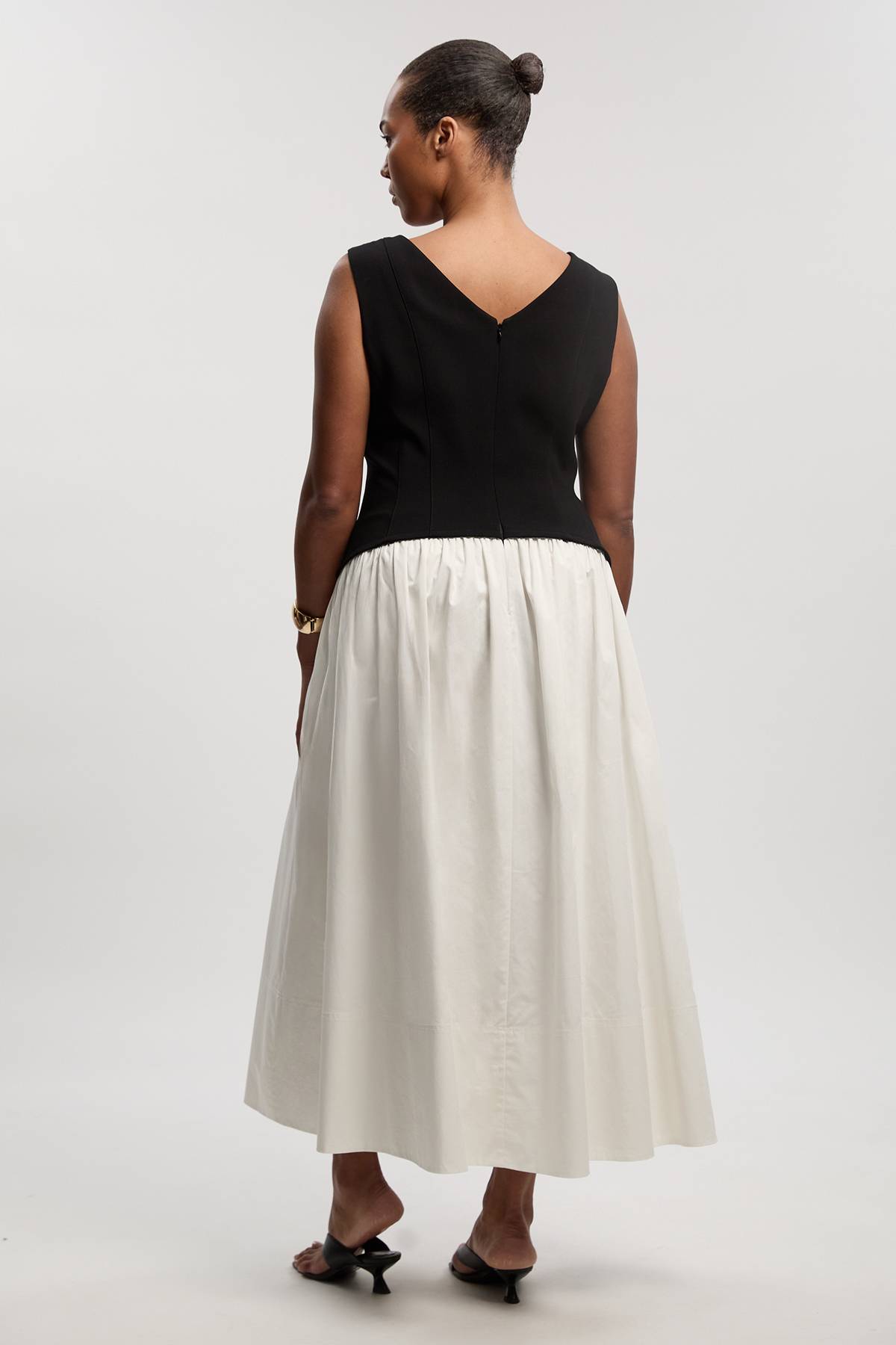 KarenMillen Robe Midi Ajustée À Jupe Évasée En Mélange Coton Stretch Compact Grande Taille