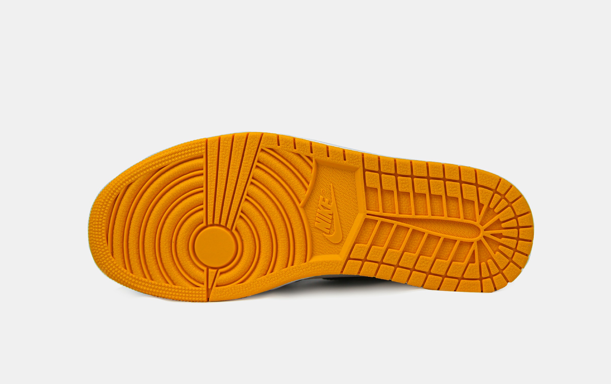 Air Jordan 1 Retro High OG Yellow Toe