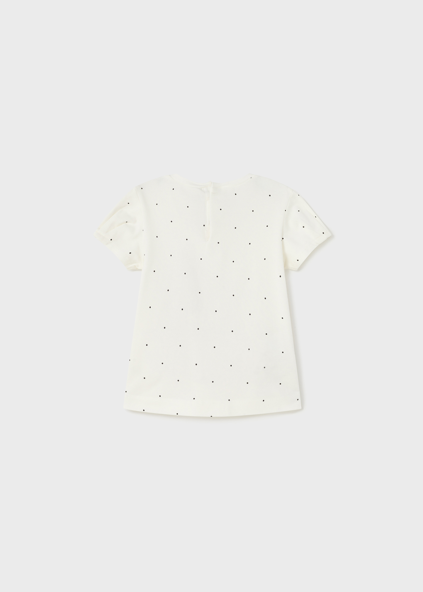 Camiseta infantil com estampa feita em algodão sustentável.