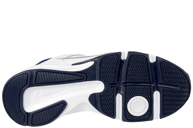 NIKE DEFYALLDAY SNEAKERS I HVIDT PU