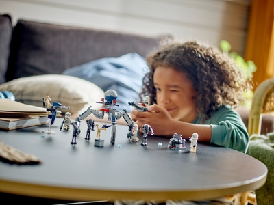 LEGO Clone Trooper™ & Battle Droid™ Battle Pack (75372)