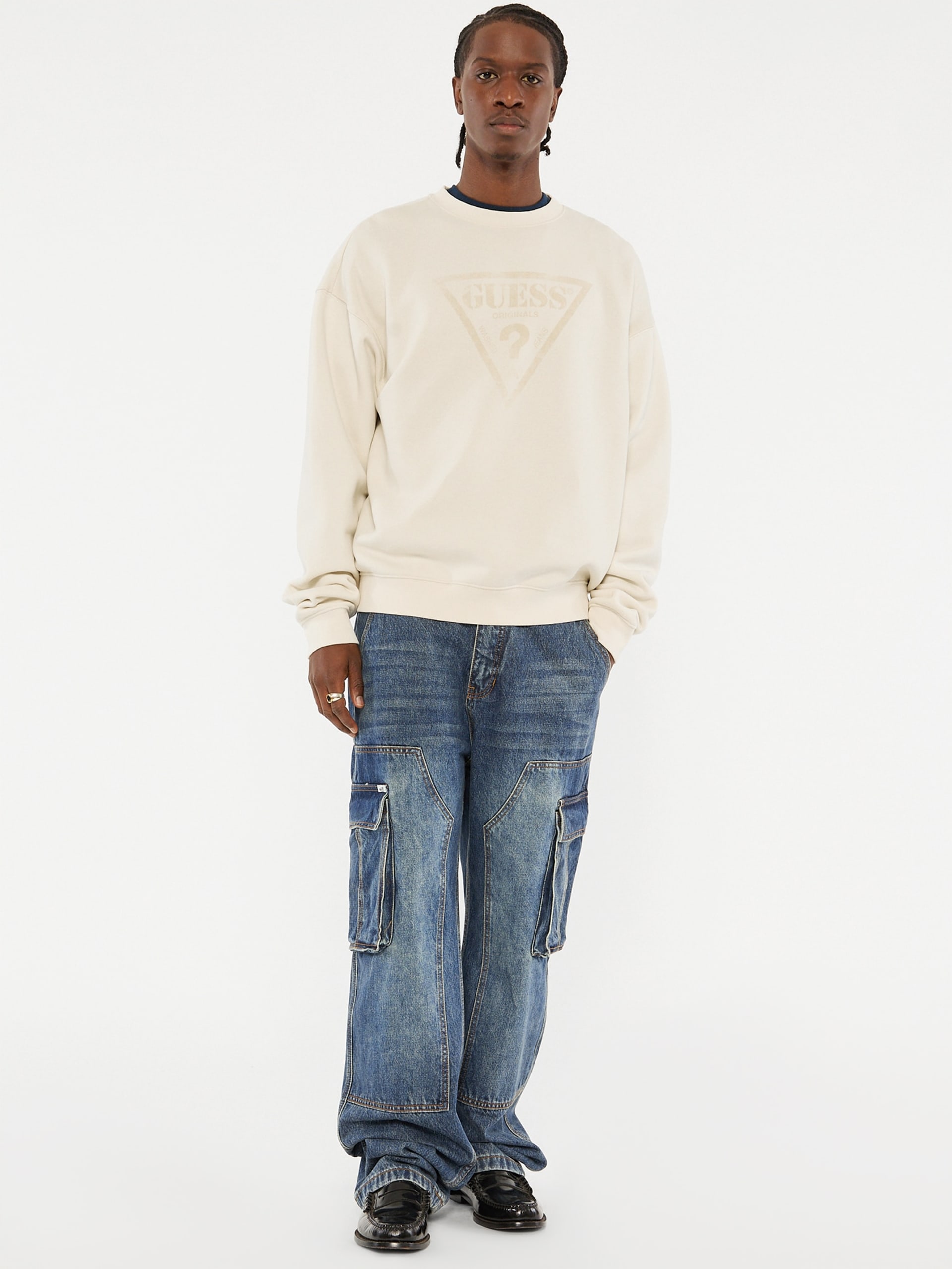 Moletom GUESS Originals com estampa triangular e gola redonda