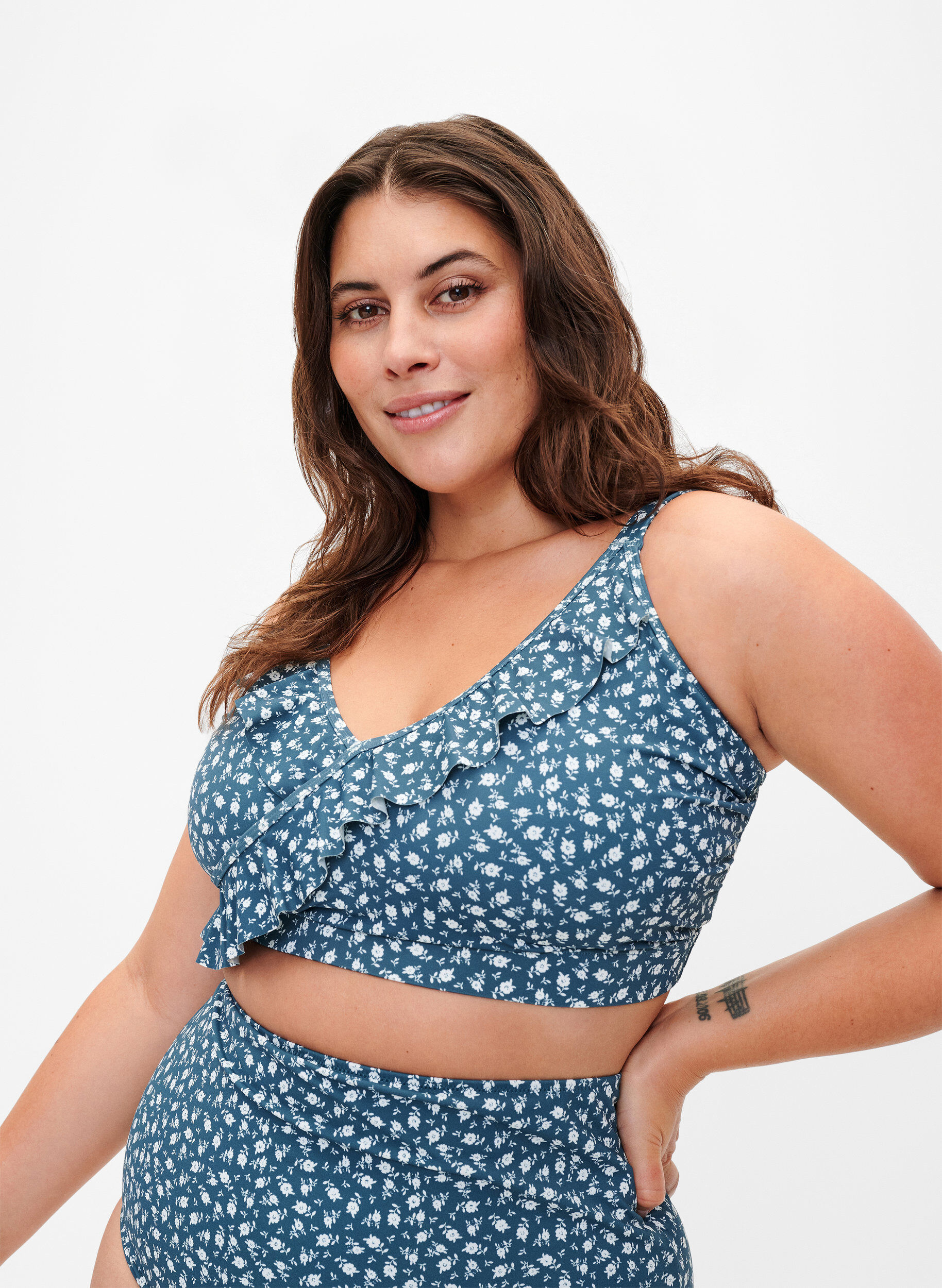 Blomstret bikini bh med flæsedetaljer