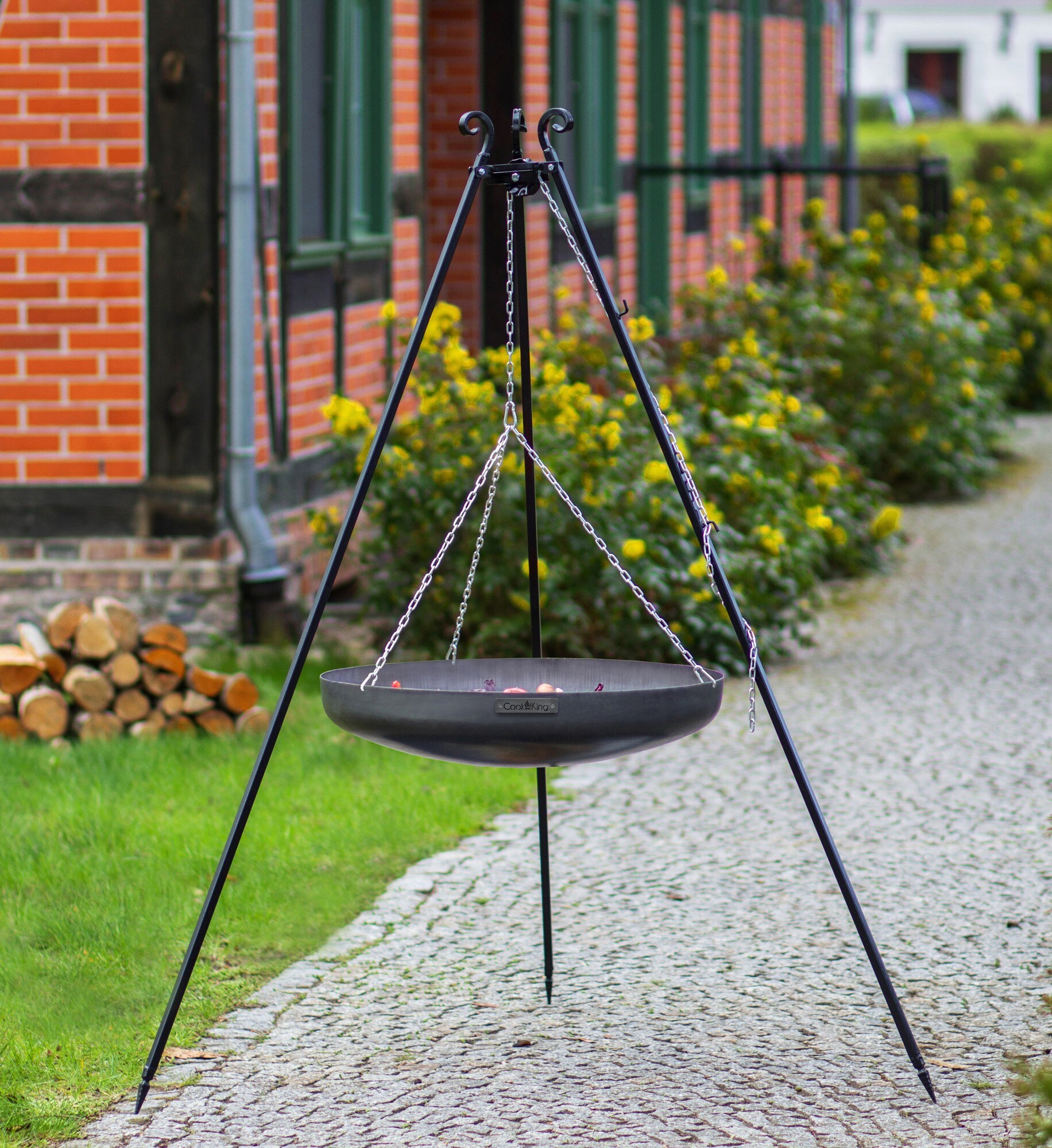 Wok am Dreibein, 200 cm Höhe, Rohstahl, 70 cm Durchmesser + Kurbel