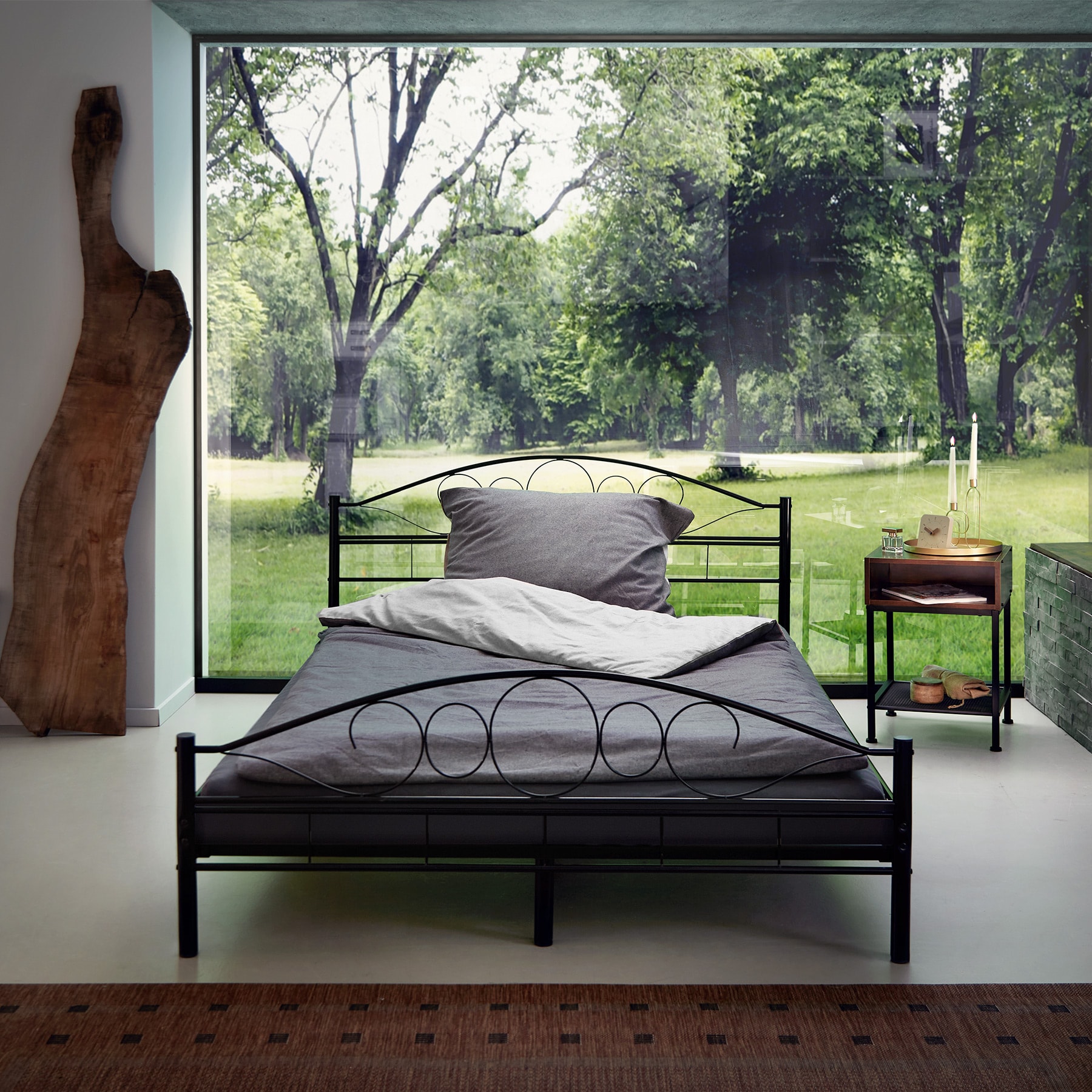 tectake® Metallbett, robustes Stahlgestell, bodenschonende Kunststoffkappen, 140 x 200 cm