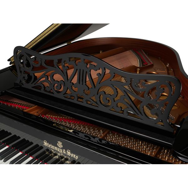 Steinway & Sons O-180