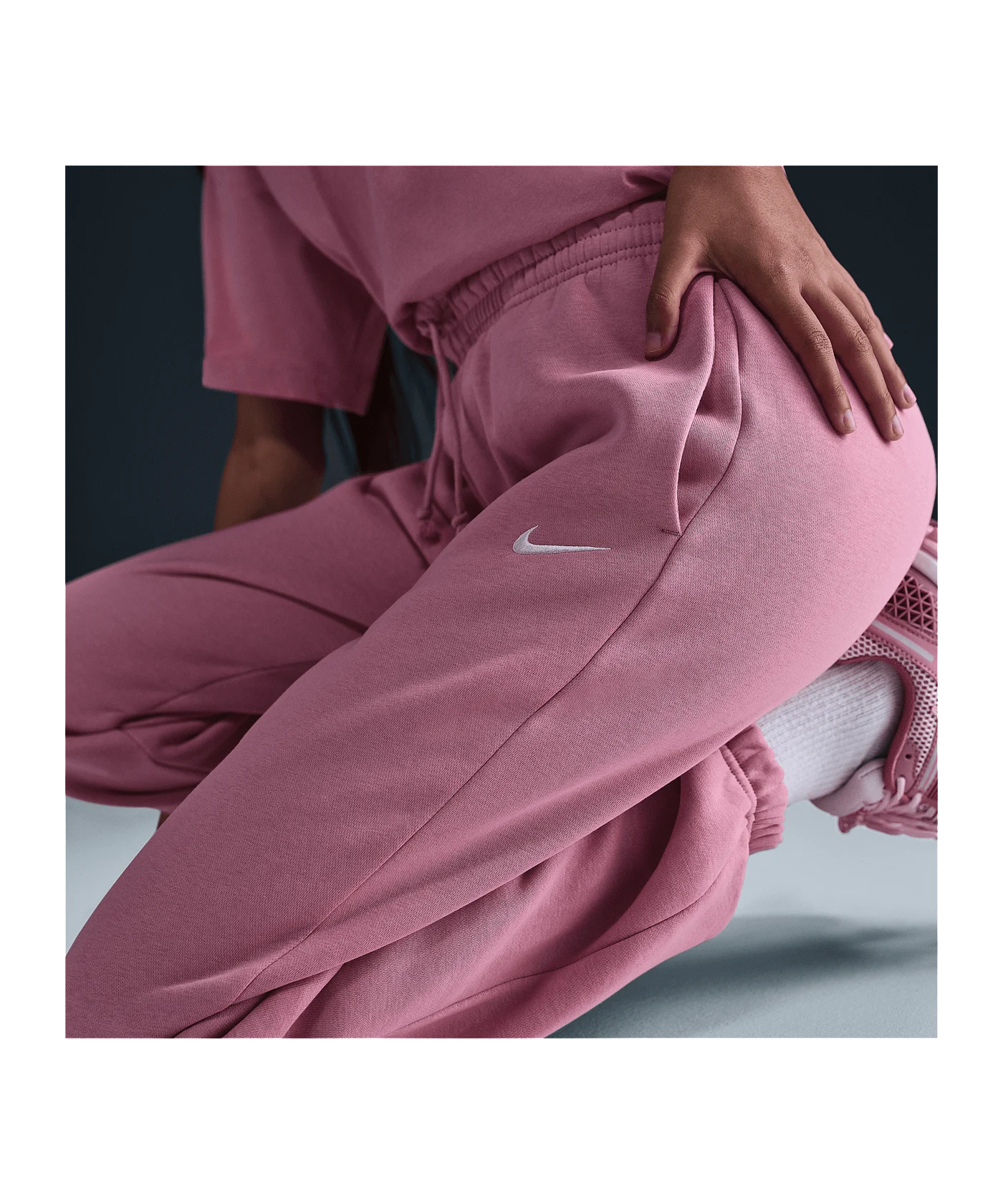 Nike Phoenix Fleece High-Waisted Oversized Jogginghose Damen Pink F699
