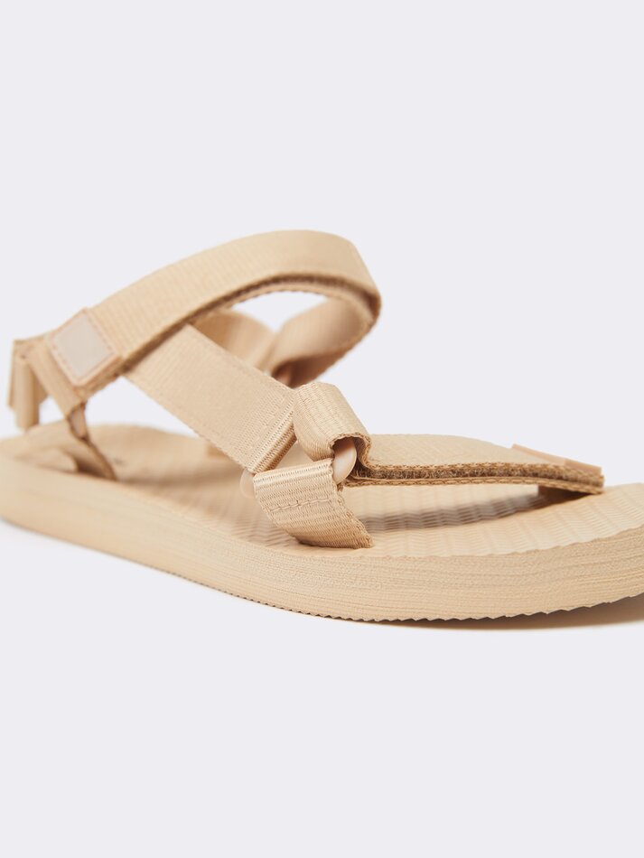 Sandália esportiva - Branco-creme