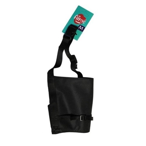 Focinheira Yago ajustável em nylon preto com tela respirável para cães de porte médio.
