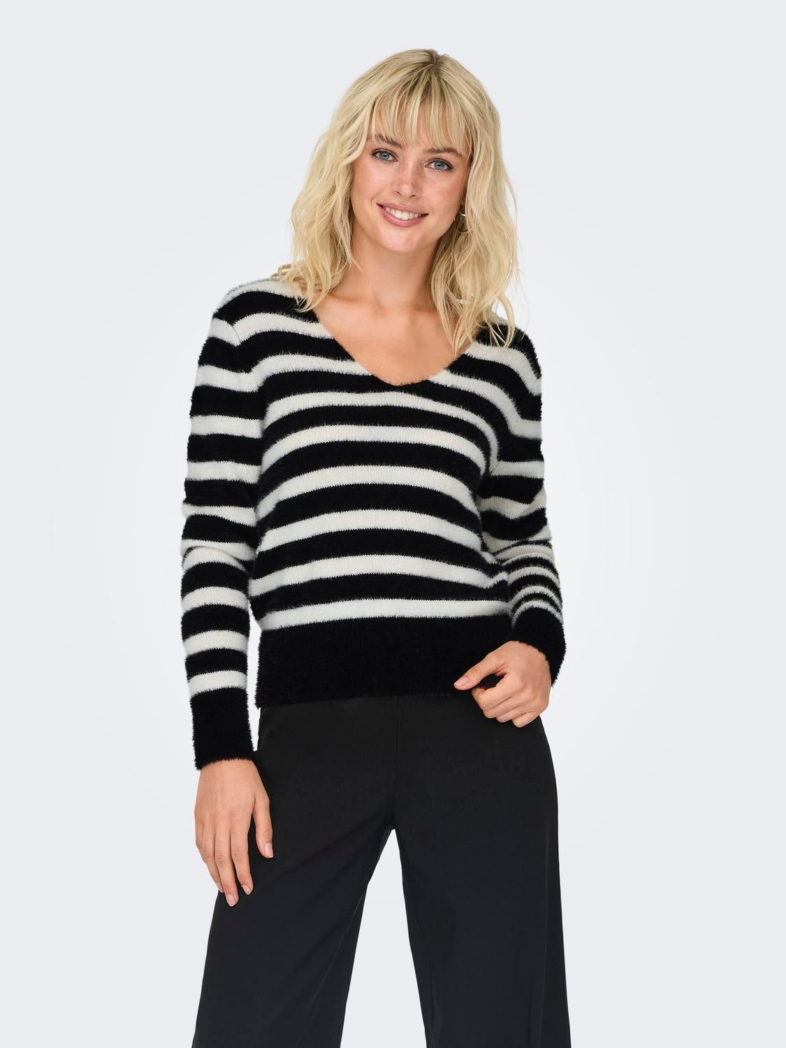 ONLELLA Strickpullover Black