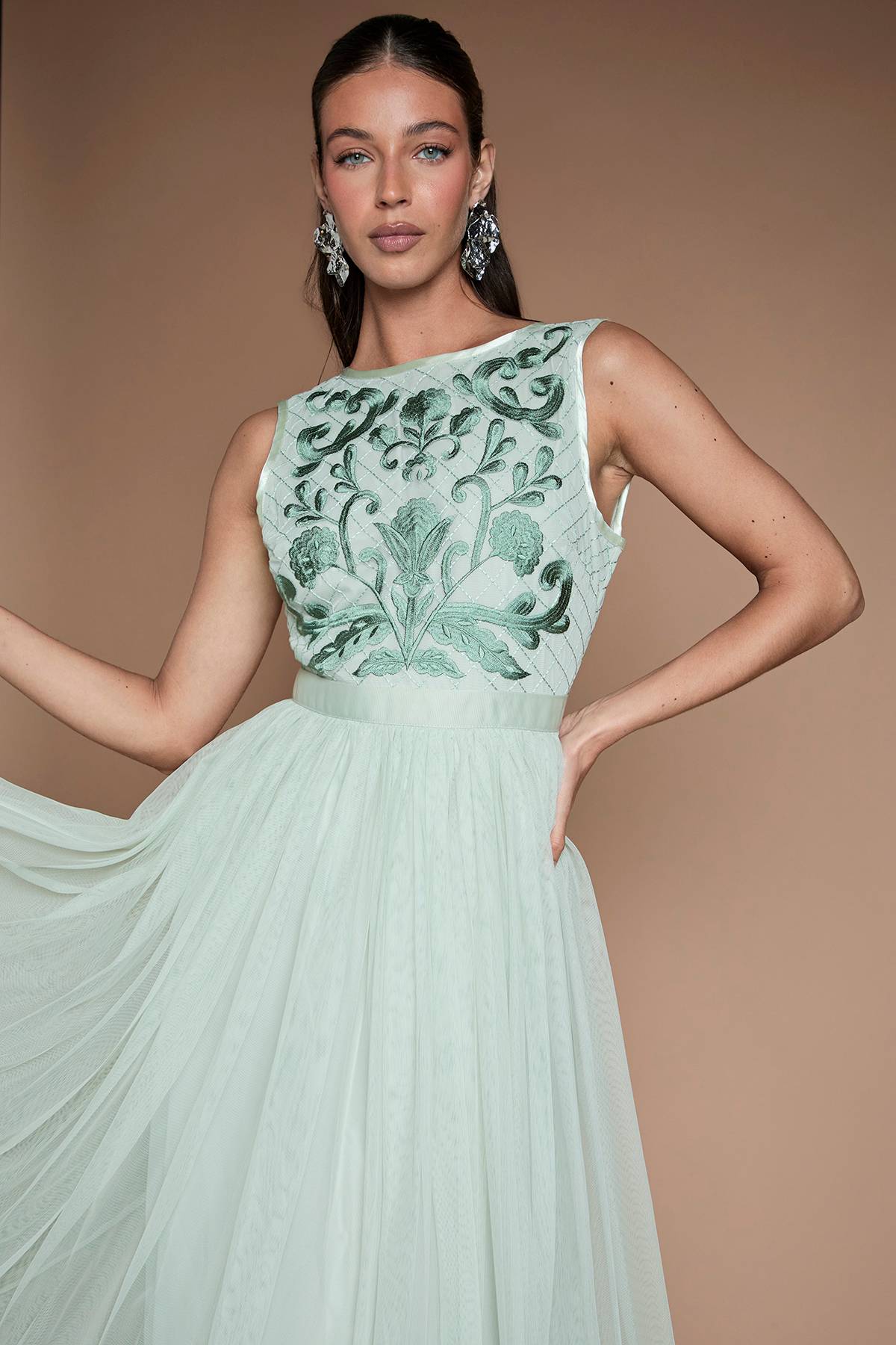 Coast Robe Longue De Demoiselle D'honneur À Broderies Florales Linéaires