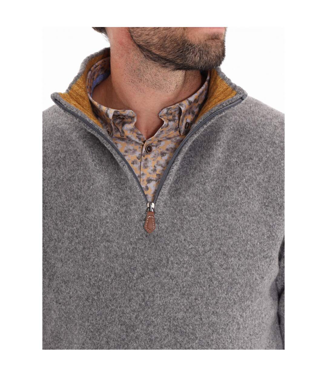 Pull col zippé bien chaud