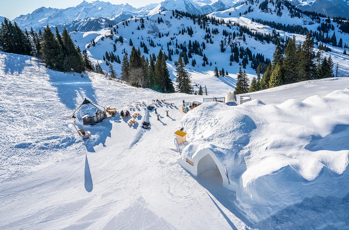 Iglu-Übernachtung in Gstaad als besondere Geschenkidee