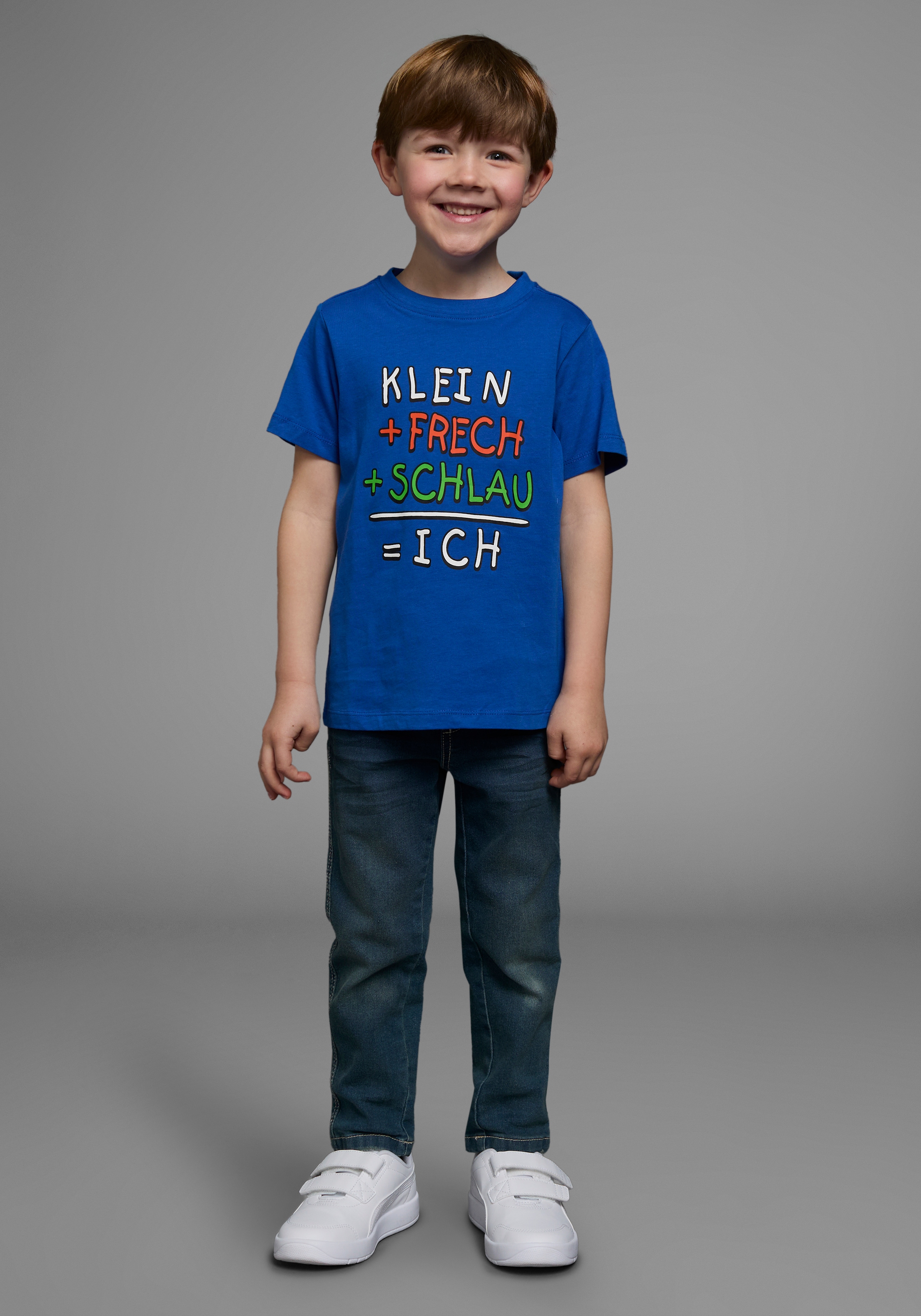 KIDSWORLD T-Shirt »Mit Spruch: KLEIN+FRECH+SCHLAU...«, Kurzarm,  Basic-Passform,  bedruckt,  Rundhalsausschnitt