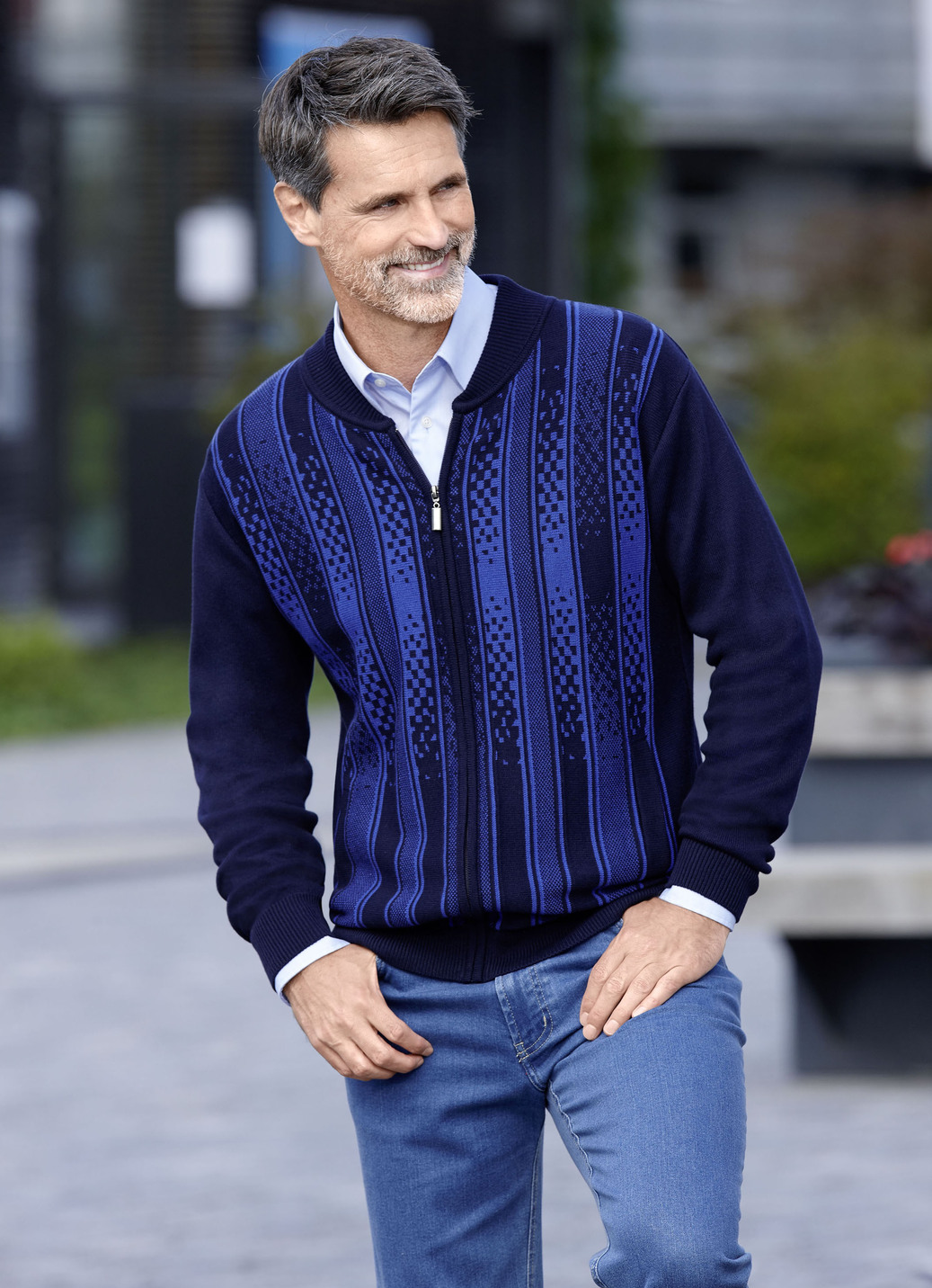 Gemusterte Jacke in 2 Farben