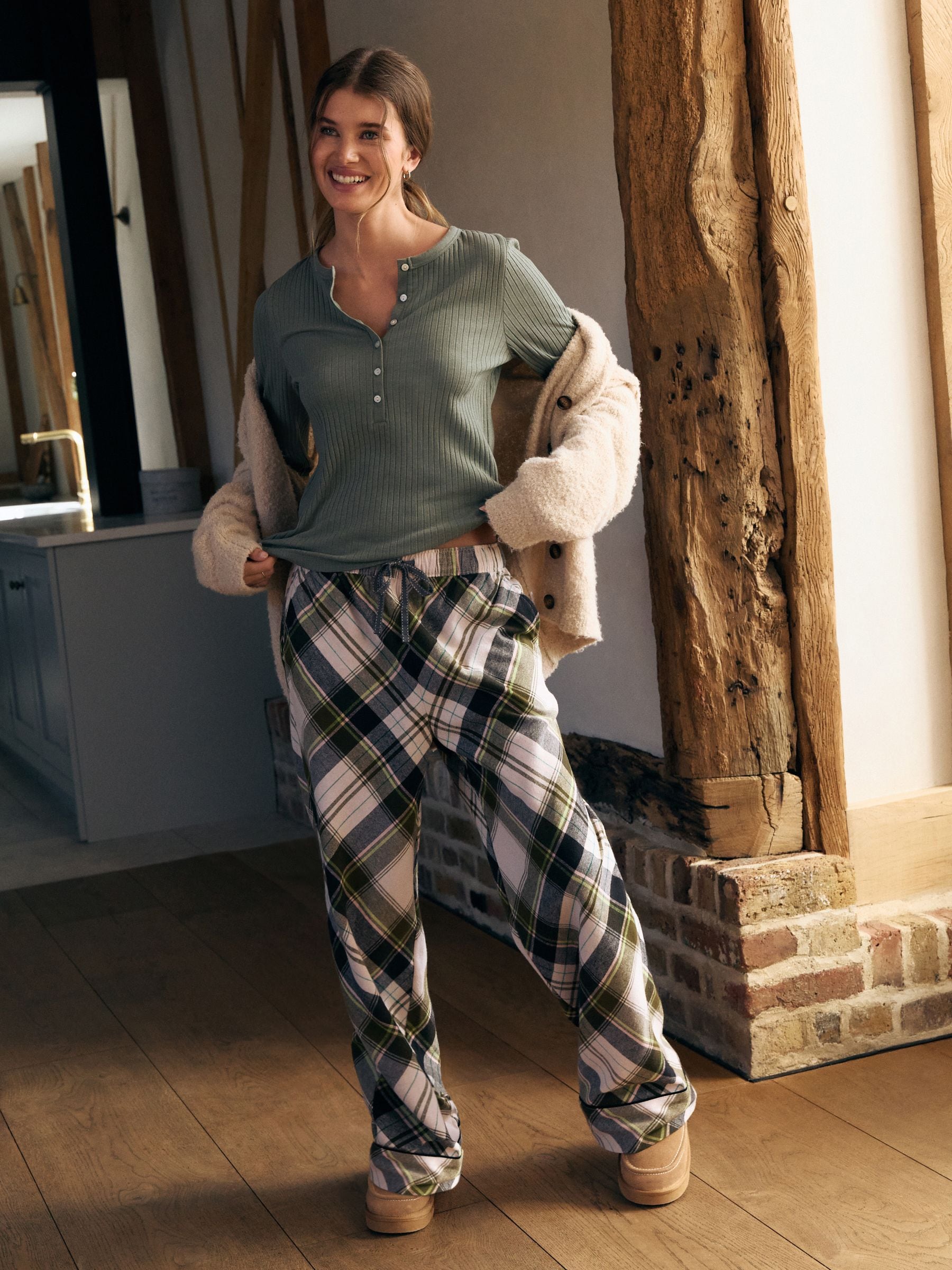Kakigroen - Geribbelde pyjama met ruit en lange mouwen