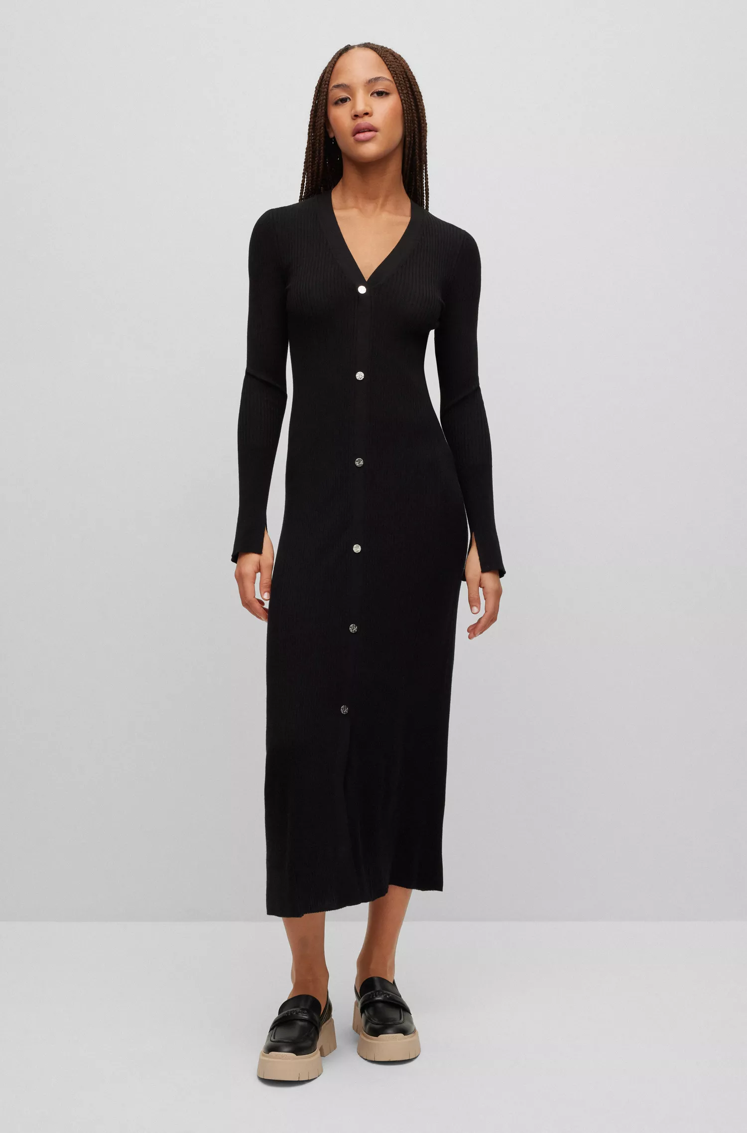 Vestido HUGO vermelho de malha com decote em V e detalhes de botões.