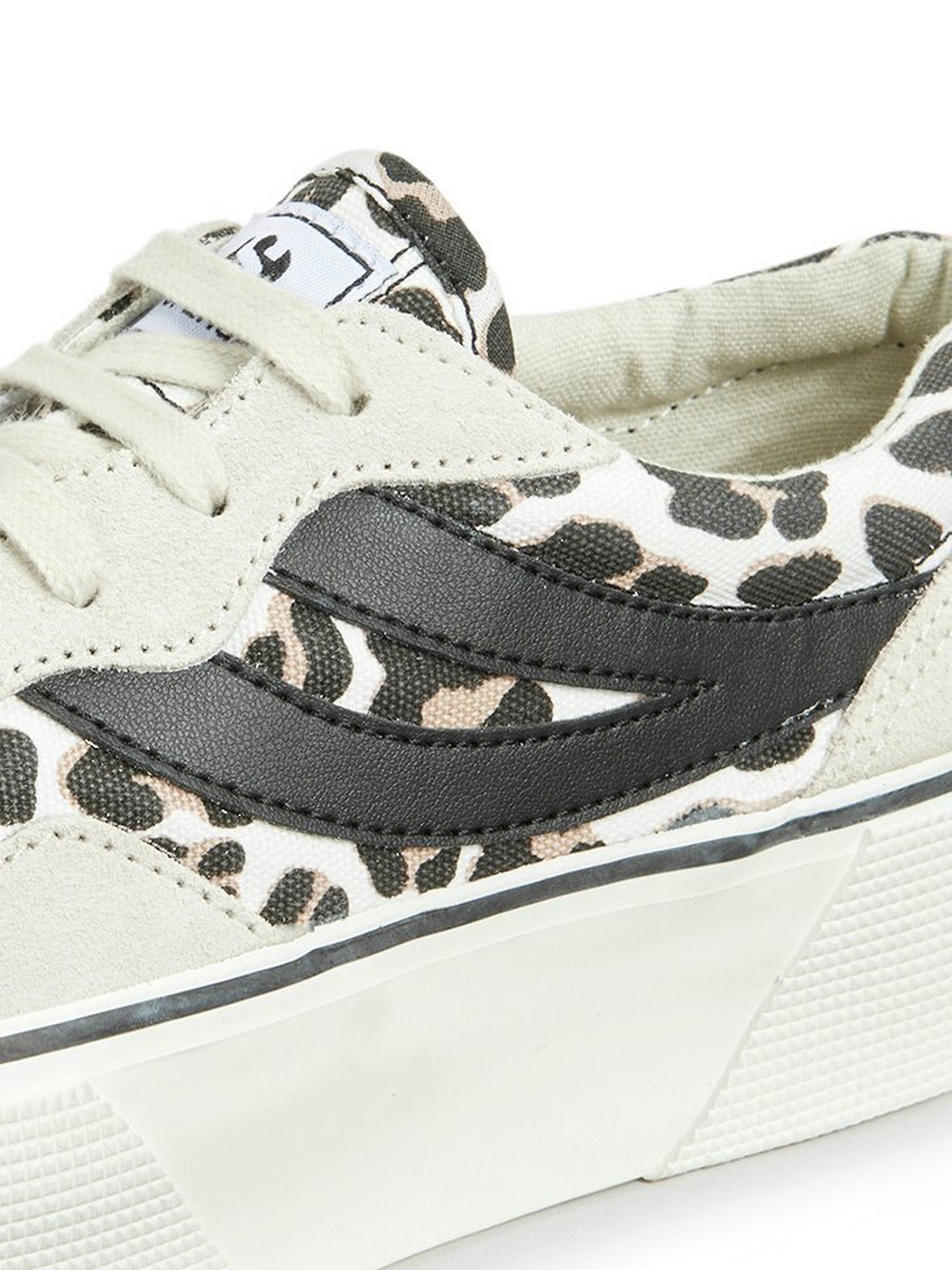 Sneaker