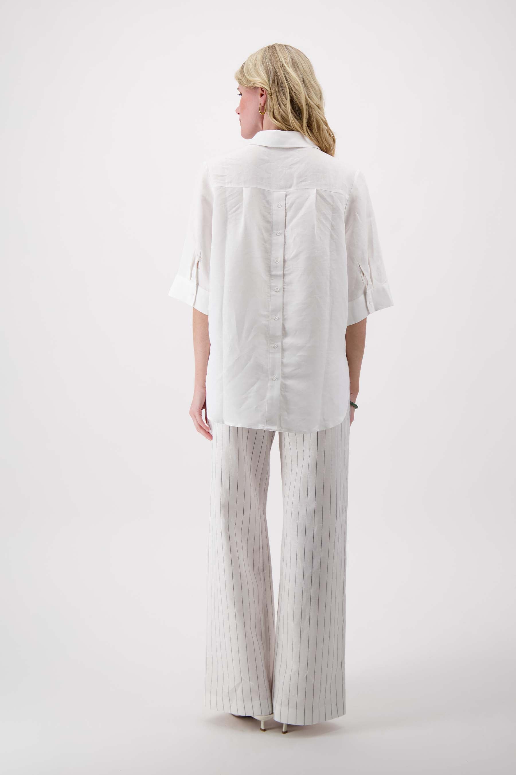 linnen blouse met rug detaill knopen