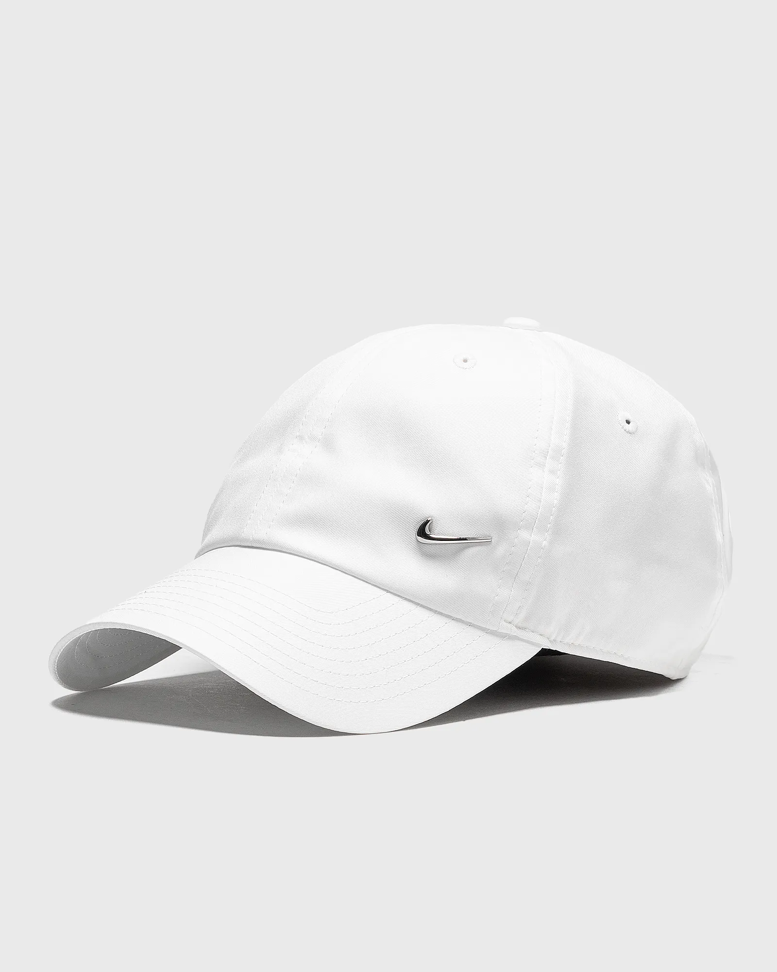 Nike Dri-FIT Club Unstructured Metal Swoosh Cap