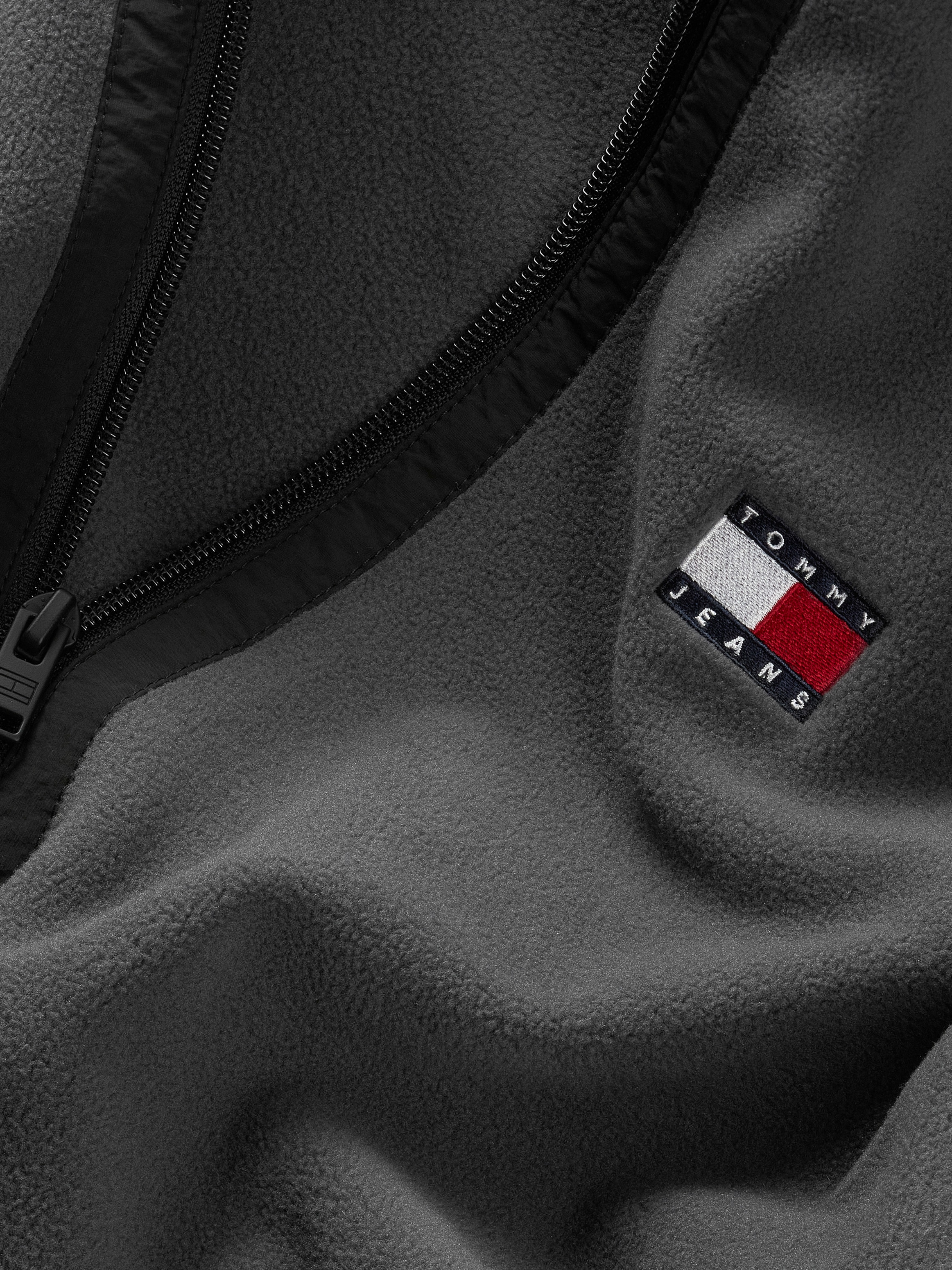 Tommy Jeans Plus Fleeceweste »TJM POLAR FLEECE VEST EXT« Grosse Grössen, mit kontrastfarbenen Details