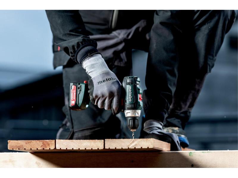 Metabo Akku-Bohrschrauber PowerMaxx BS 12 Set Kit Kompakt-Bohrschrauber 12 V – leicht in der Hand, stark im Einsatz
