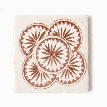 handglasierte Kachel 'majolique', beige/terracotta, L 10 cm, B 10 cm, H 1 cm von fischer's lagerhaus