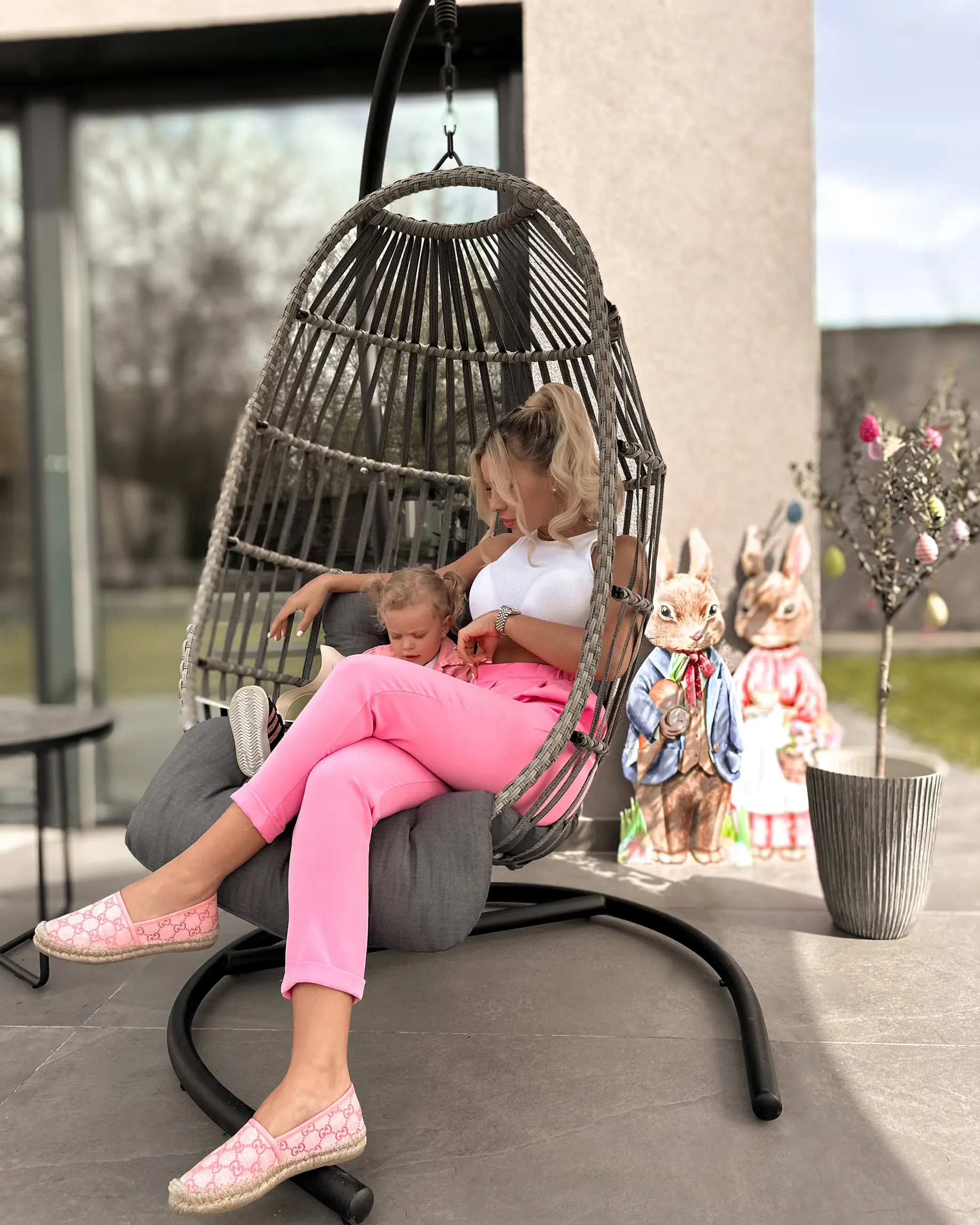 Hangstoel met standaard SESIA PE rotan Donkergrijs