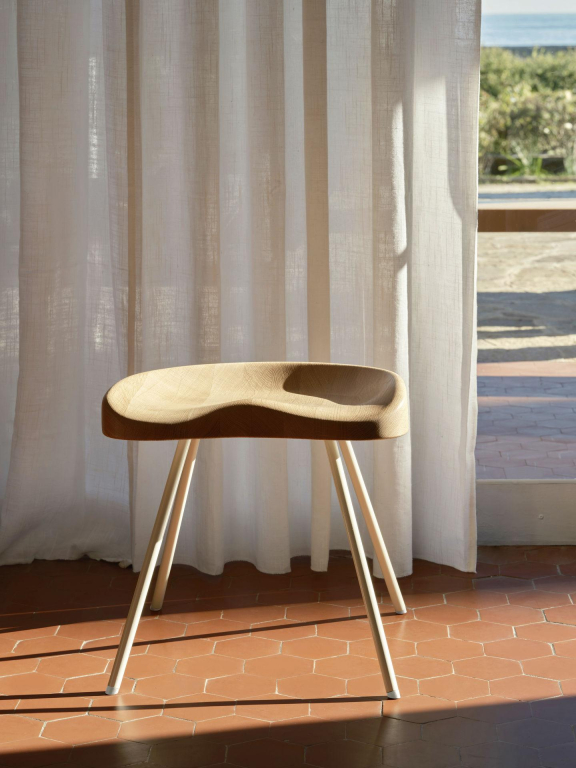 Vitra Tabouret 307 kruk massief eiken naturel