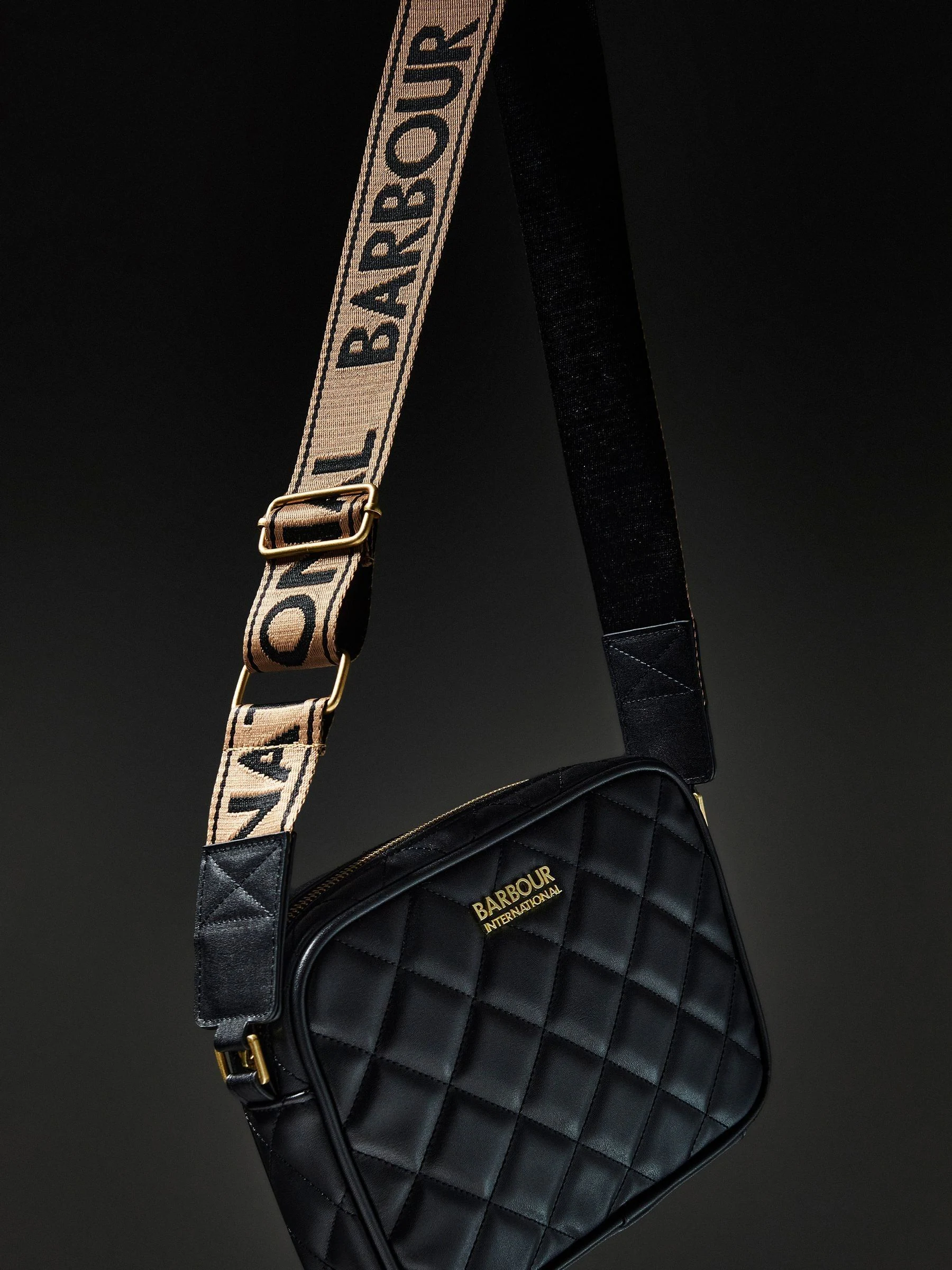 Zwart - Barbour® International gewatteerde Sloane crossbodytas