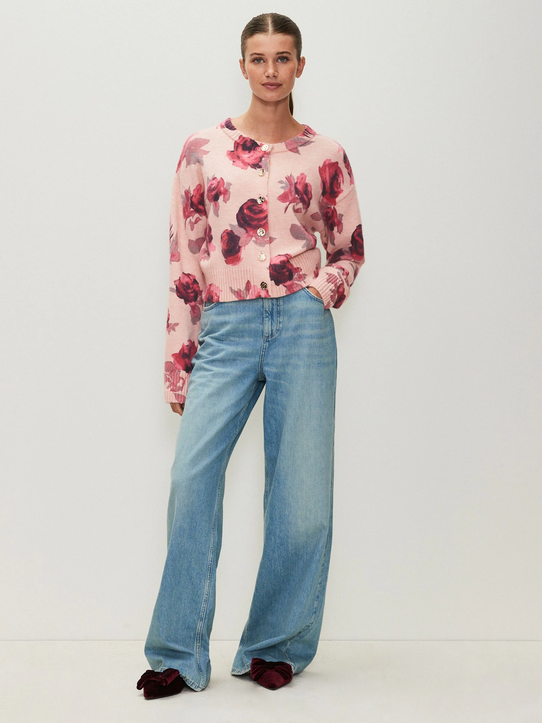 Roze met bloemenprint - Gebreid vest met ronde hals
