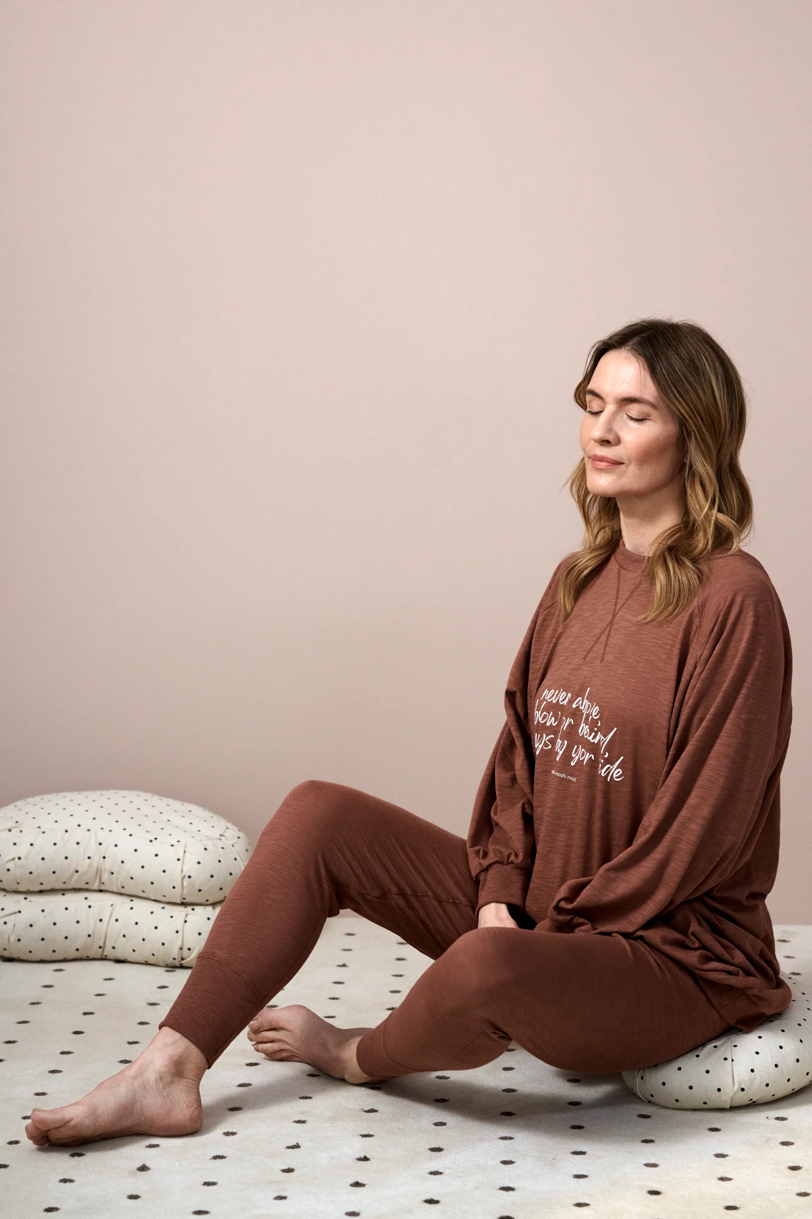 Moshi Moshi Mind  Dotted signature yogamåttet - Ecru/black