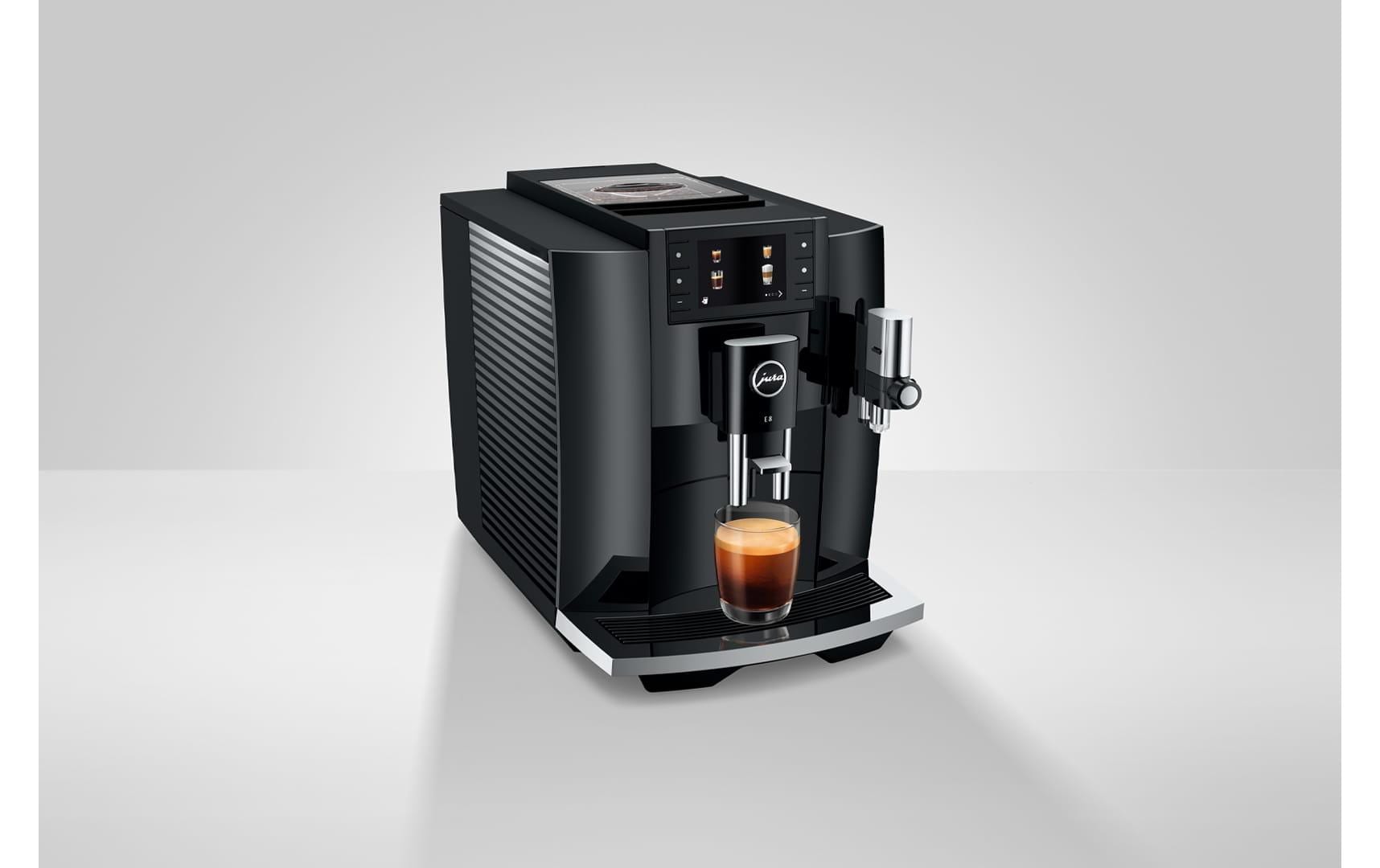 Kaffeevollautomat E8 Piano Black (SC)<br>Zwei-Tassen-Vollautomat für eine Vielzahl von Kaffeegetränken