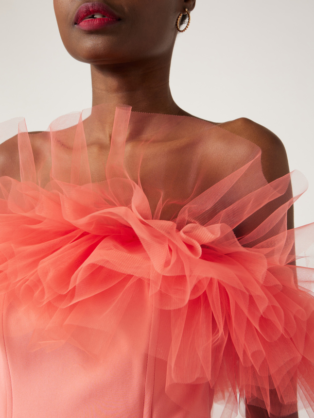 Robe droite avec tulle