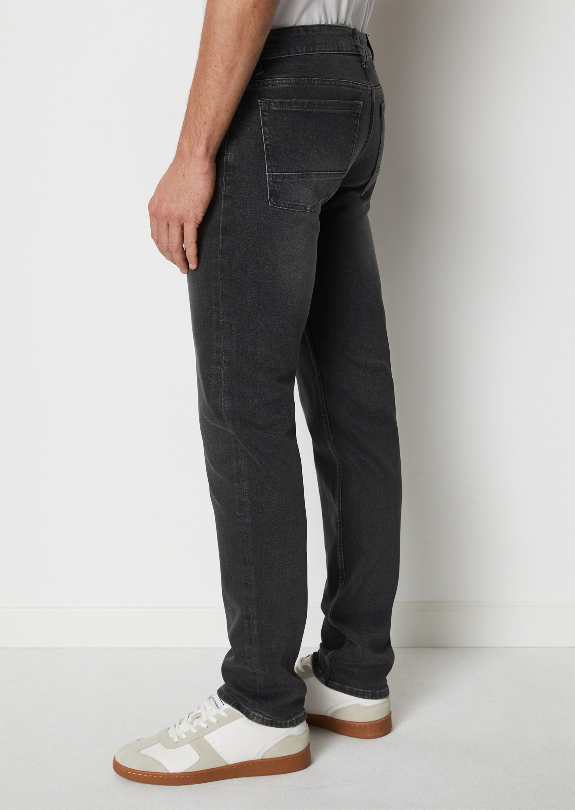 Jeans Modell SJÖBO shaped aus Bio-Baumwoll-Mix