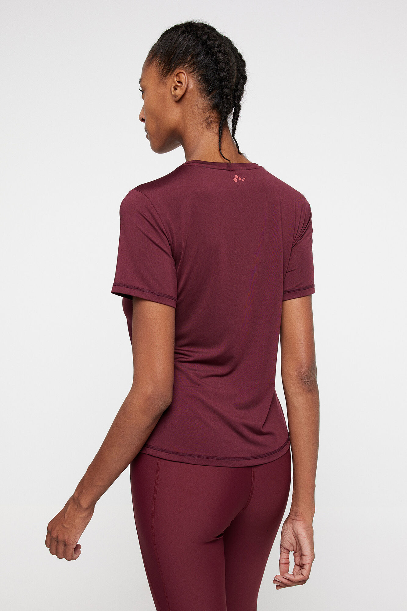 Camiseta feminina com tema técnico