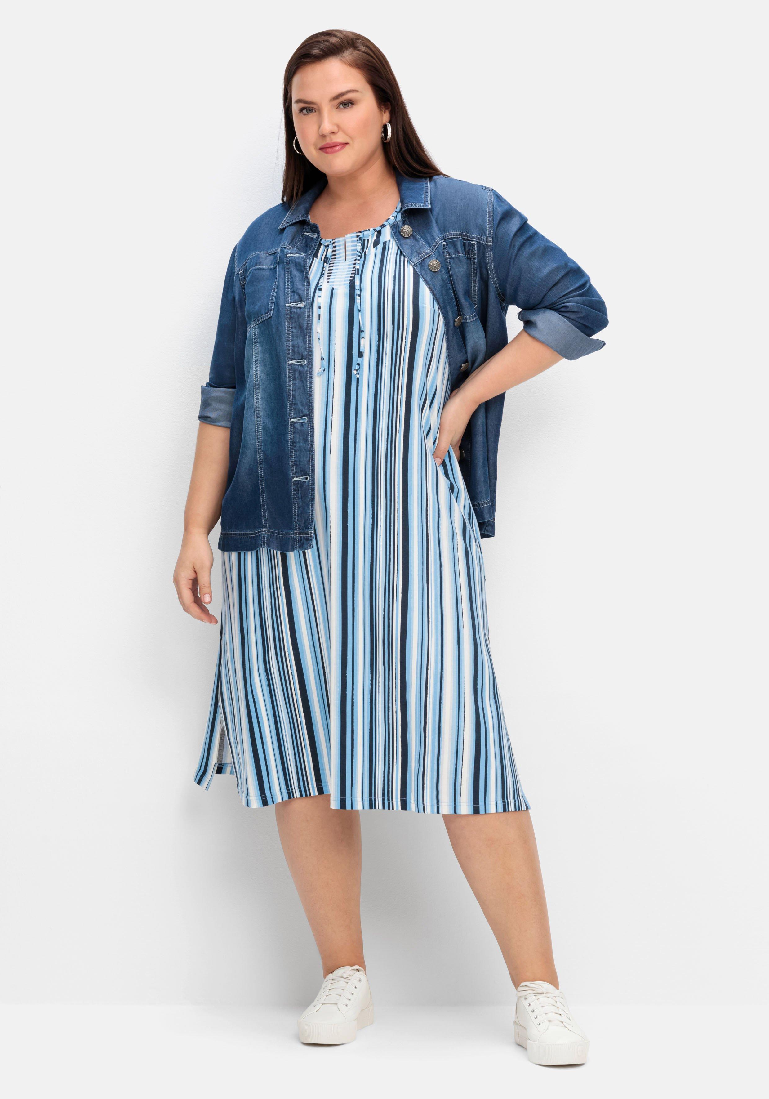 Midikleid mit Streifen, in leichter A-Linie