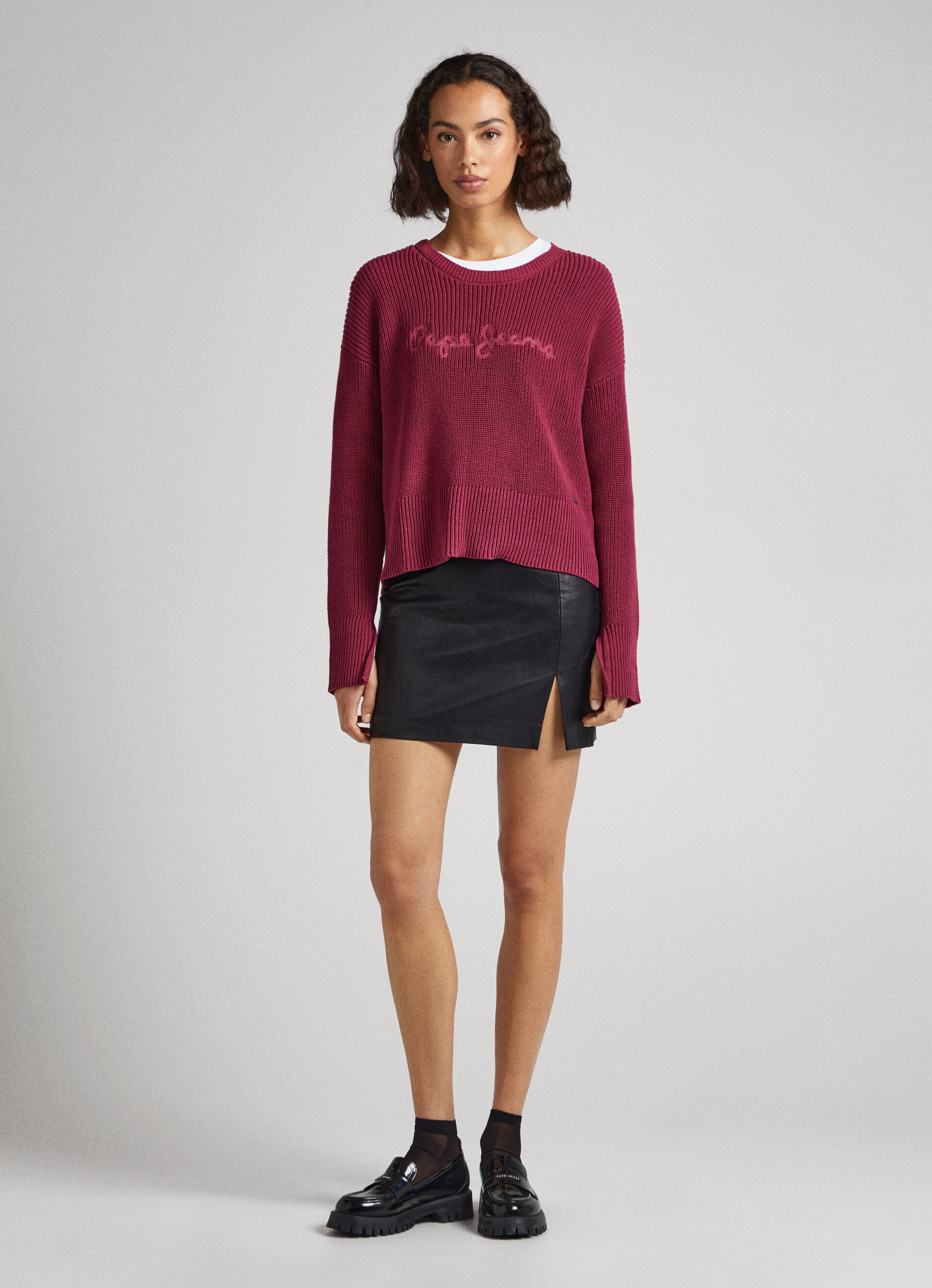 CAMISA COM LOGOTIPO BORDADO - vermelho framboesa