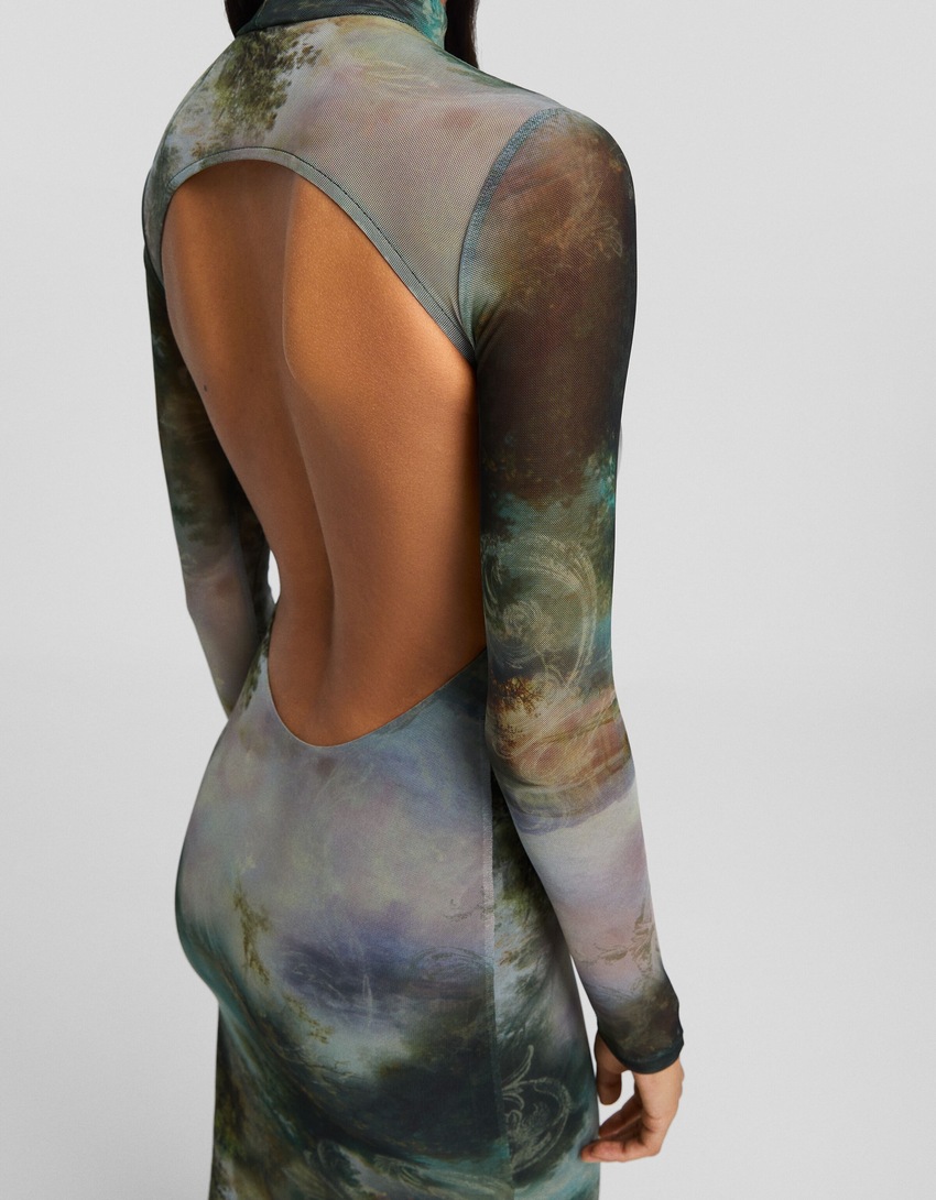 Vestido longo estampado com mangas compridas
