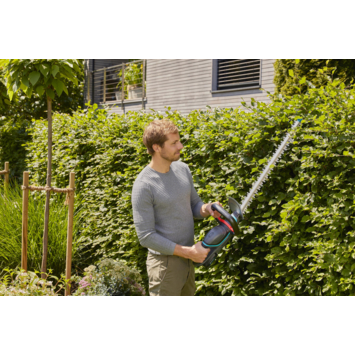 Gardena 18V heggenschaar ComfortCut 60 cm incl. accu   lader