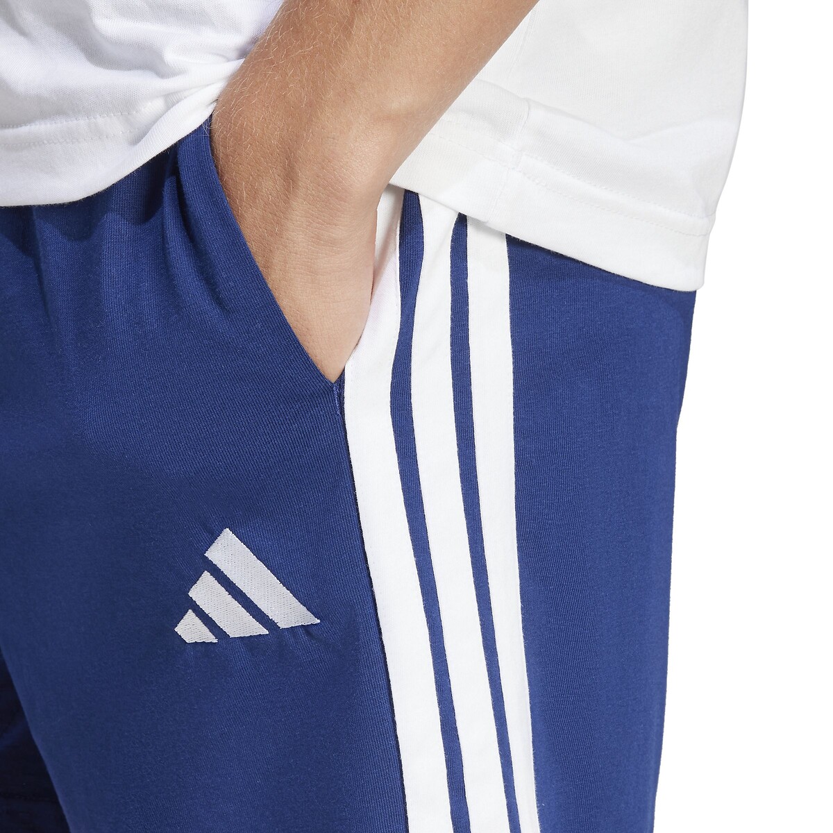 Roupas Esportivas Adidas<br>Calção Essencial com 3 Listras