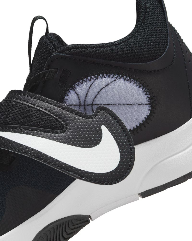 Chaussures de basket Nike Team Hustle D 11 Noir & Blanc pour enfant
