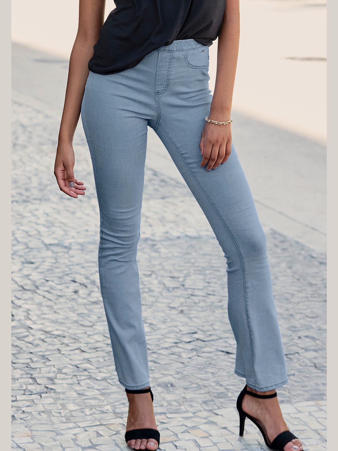 Jegging avec jambes évasées