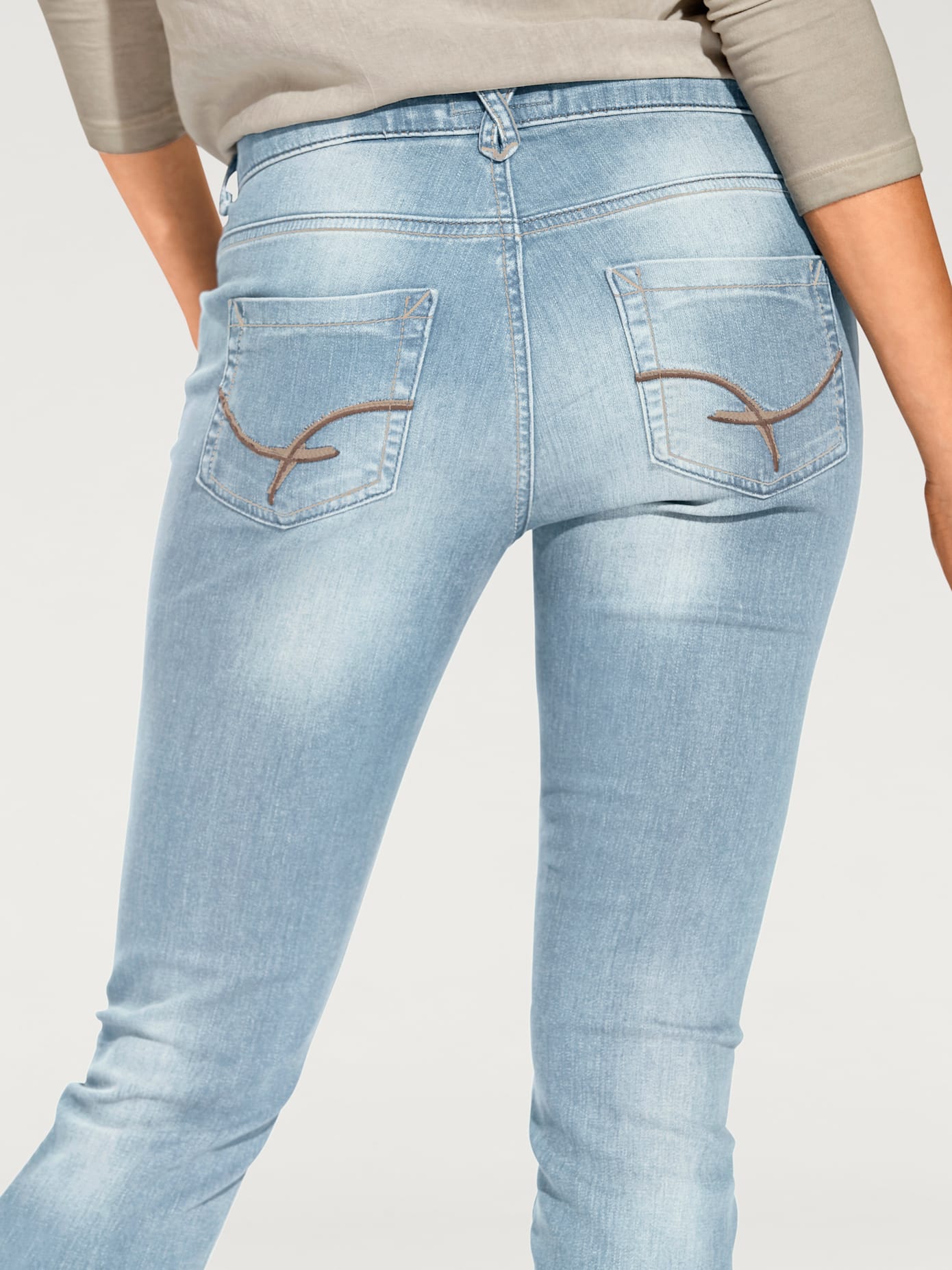 Jeans effet ventre plat coupe skinny tendance