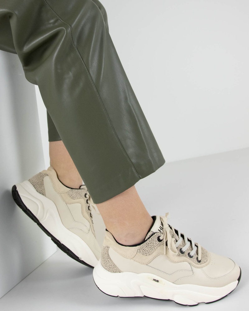 Hub Dad Sneakers  - ecru