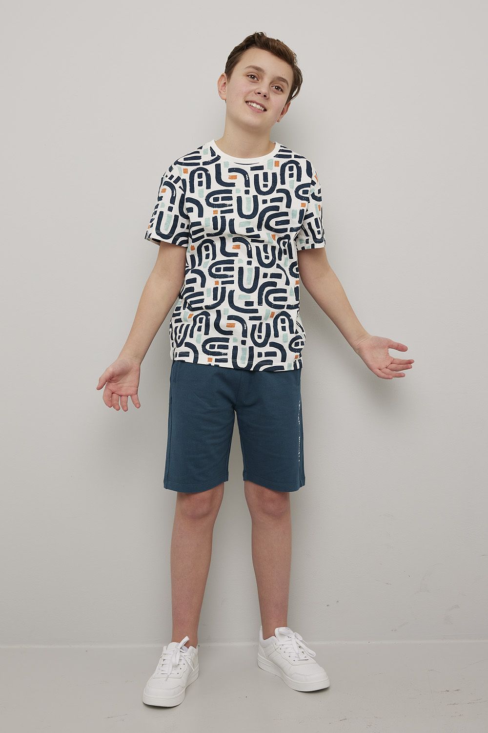 Shorts med tekstprint Isak