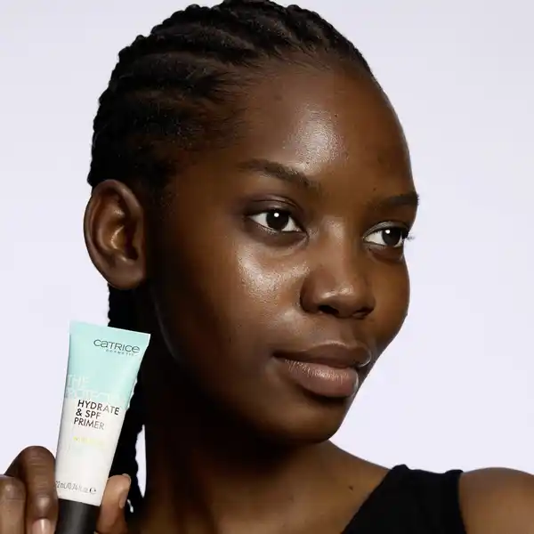 The Protector Hydrate  SPF Primer