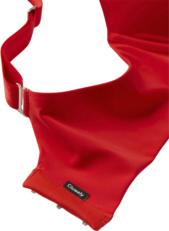 Closely Bra the T Shirt Red
