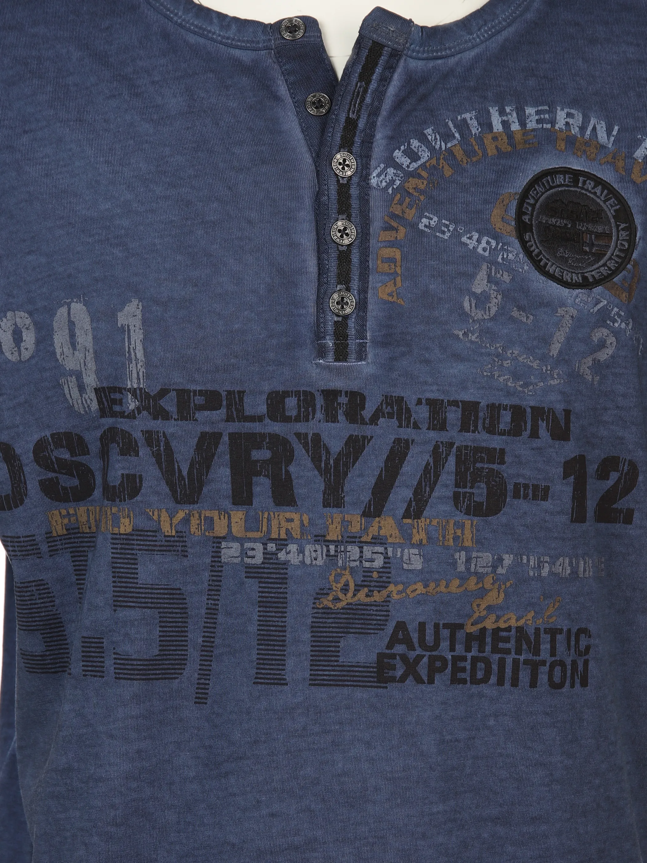 Herren Henleyshirt mit Frontprint
