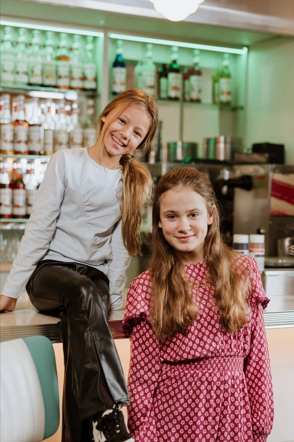 No Way Monday imitatieleren flared flared broek zwart